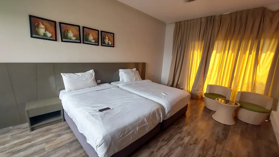 Deluxe King Room photo 2