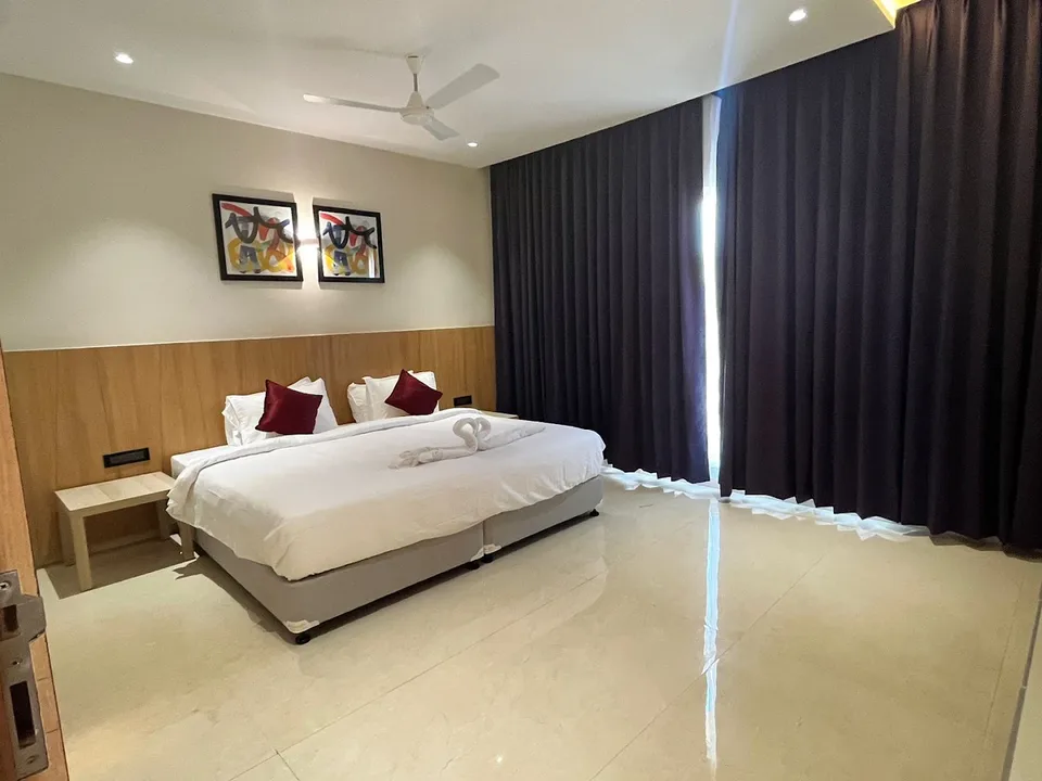 Pool View Suite photo 2